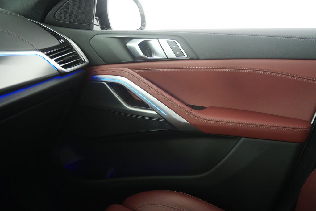 Thumbnail: 2022 BMW X6 - 31