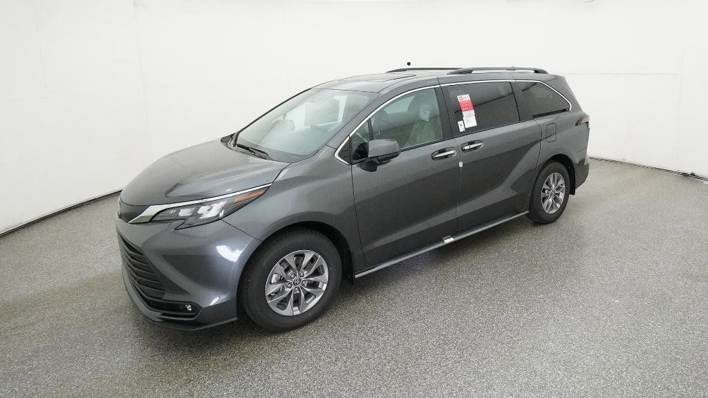 Thumbnail: 2025 Toyota Sienna - 1