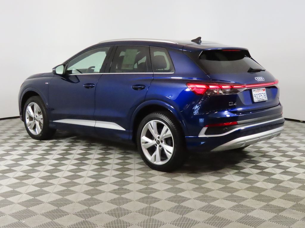 Thumbnail: 2023 Audi Q4 e-tron - 3