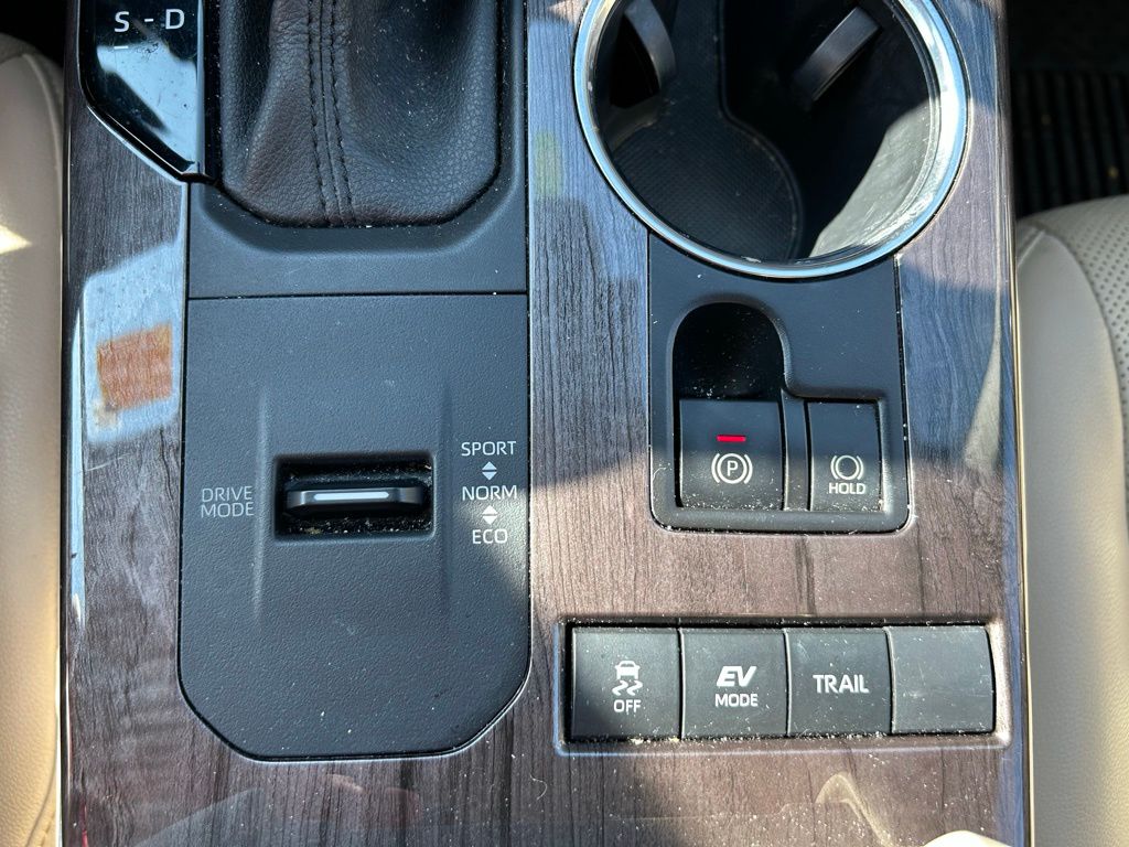 Thumbnail: 2021 Toyota Highlander - 29