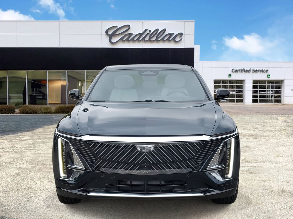 2024 Cadillac LYRIQ Luxury 2