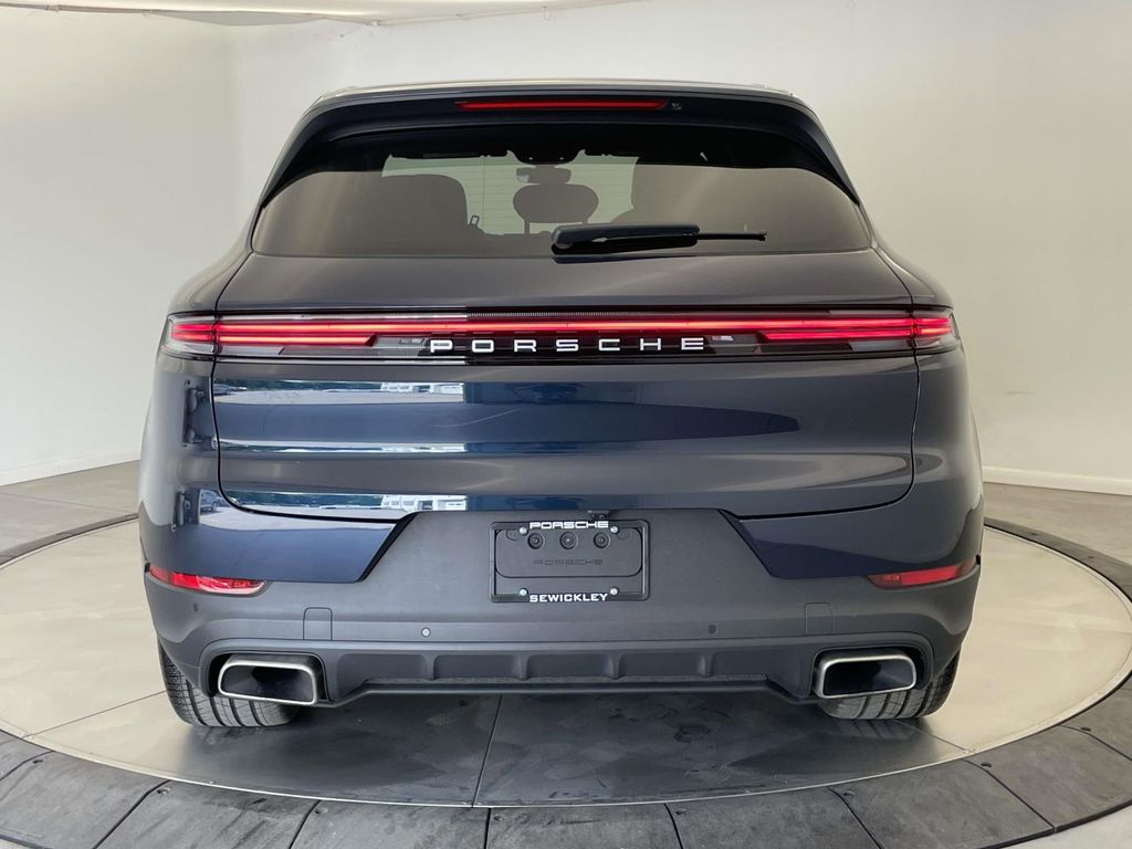 2024 Porsche Cayenne E-Hybrid Base - 5