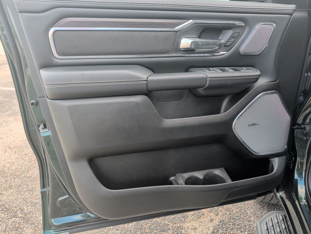 2026 Ram 1500 Laramie - 9