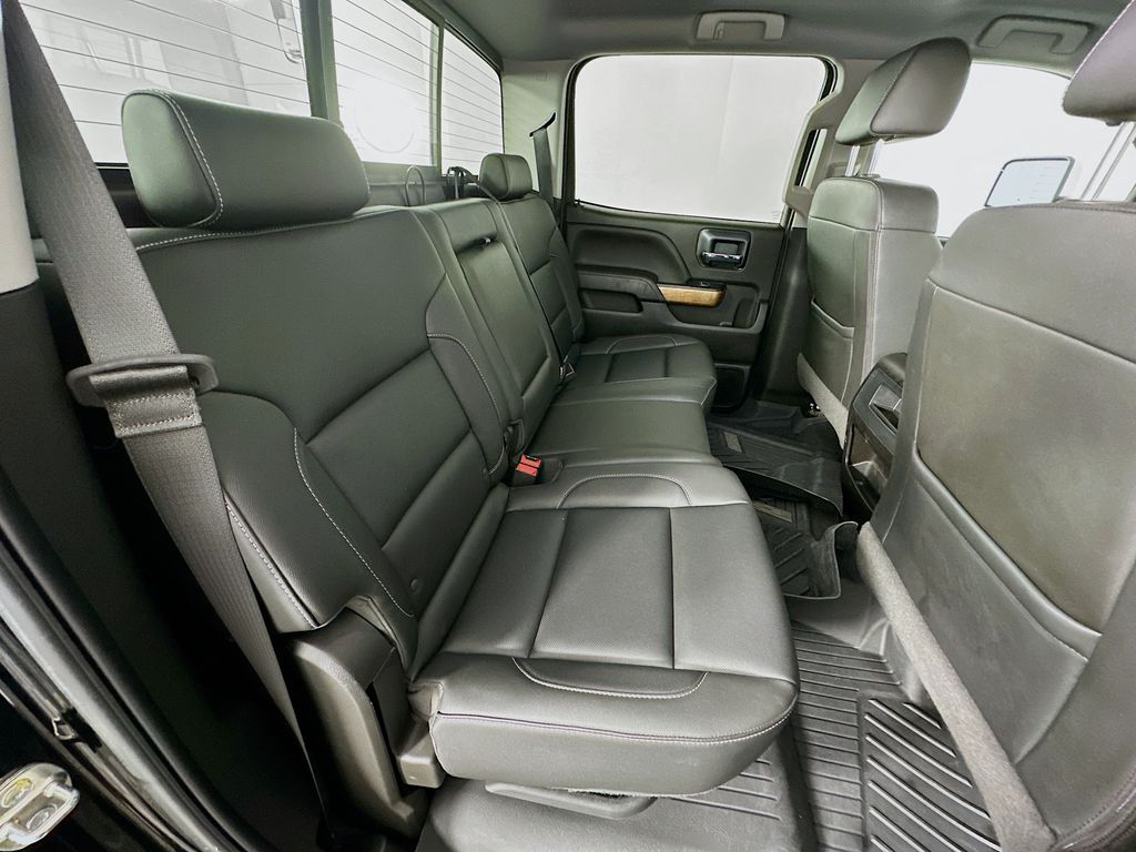 Thumbnail: 2019 Chevrolet Silverado 3500 - 26