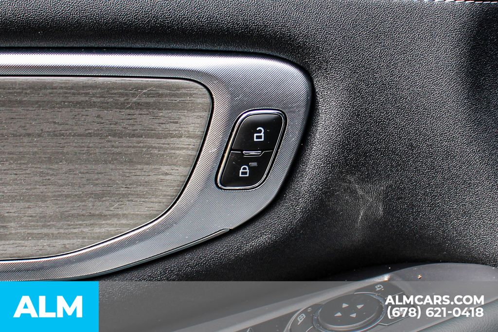 Used 2025 Silver Ford Platinum image 40