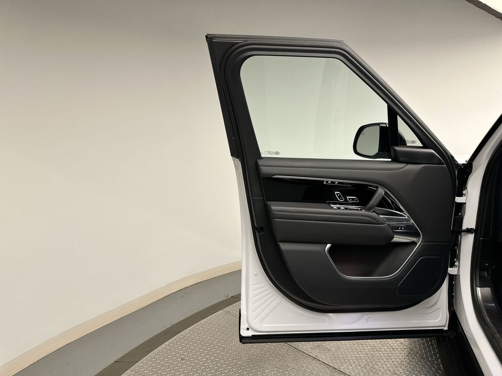 Thumbnail: 2024 Land Rover Range Rover - 9
