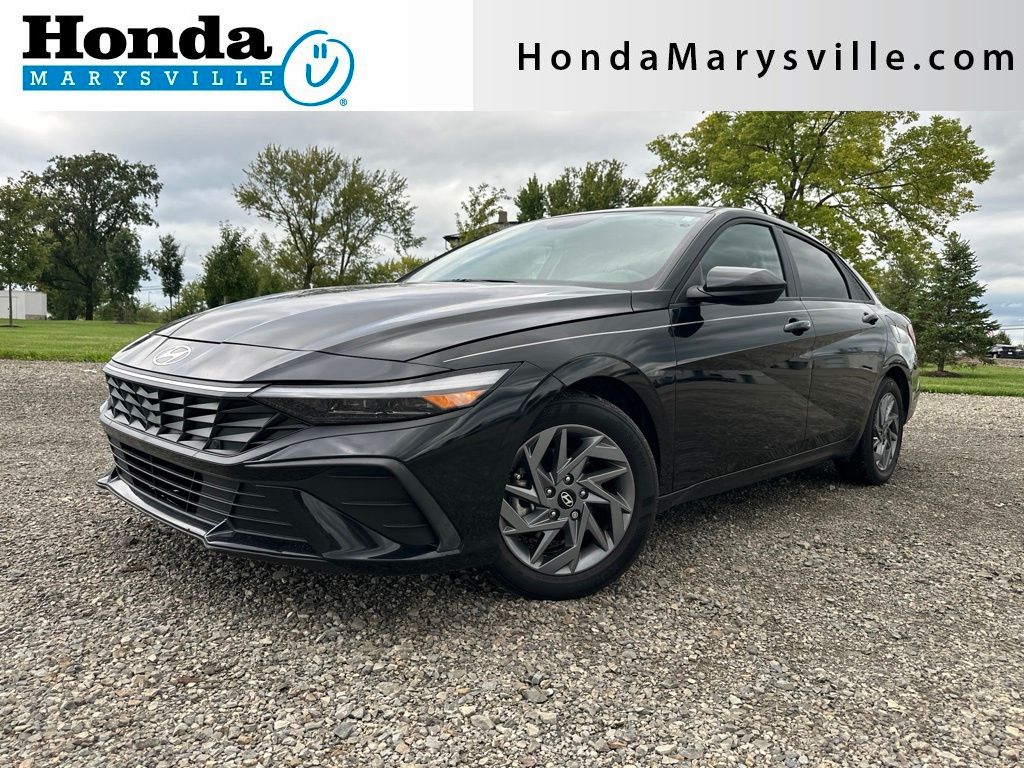 2024 Hyundai Elantra SEL FWD