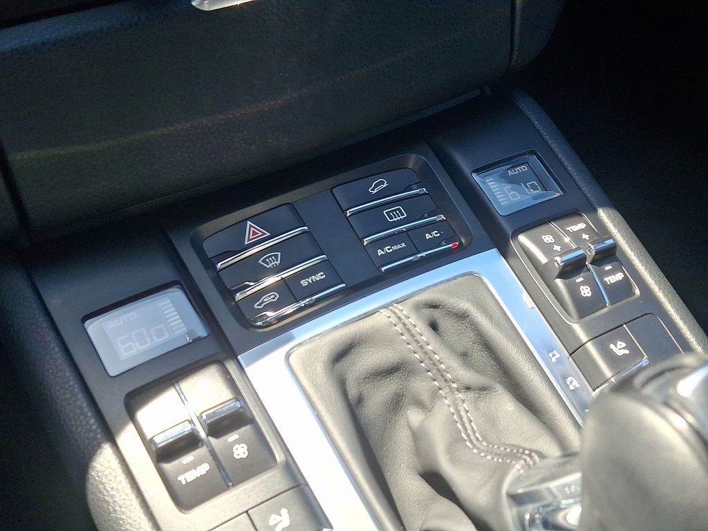 2015 Porsche Macan Turbo 20