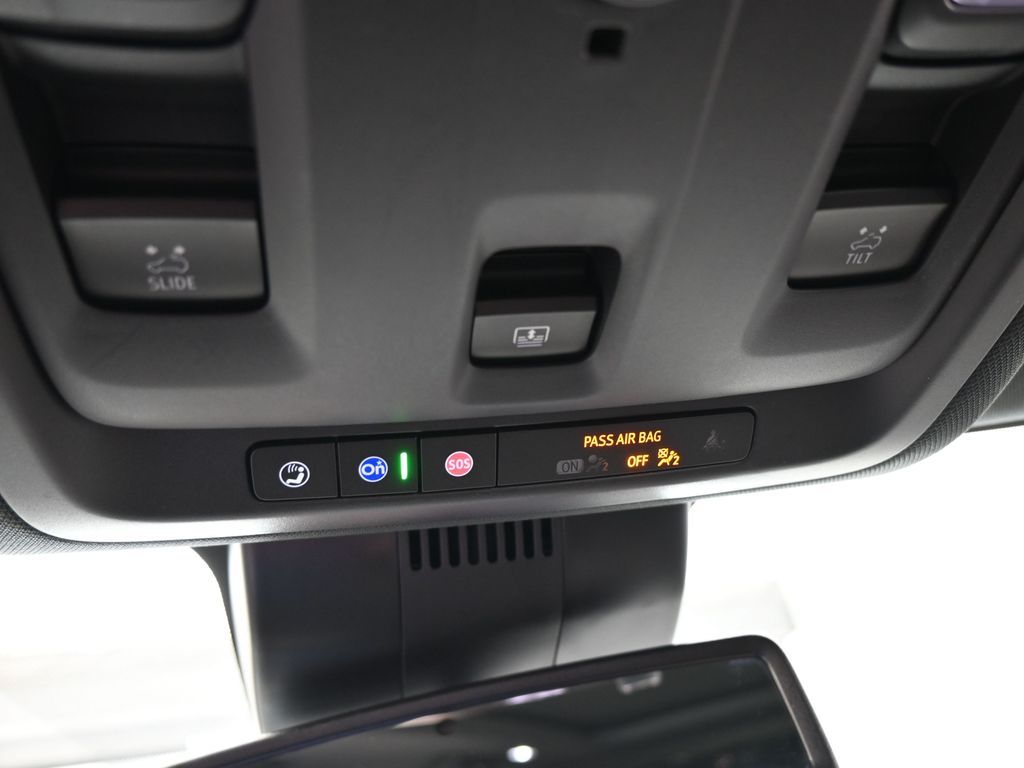 Used 2024 Summit White Chevrolet Z71 image 30