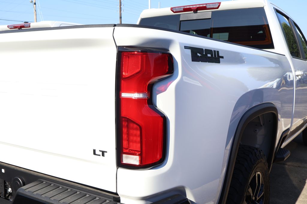 Thumbnail: 2025 Chevrolet Silverado 2500 - 8