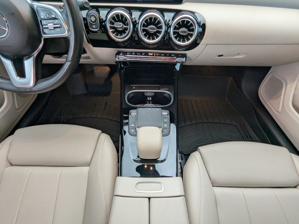 2022 Mercedes-Benz A 220 4MATIC