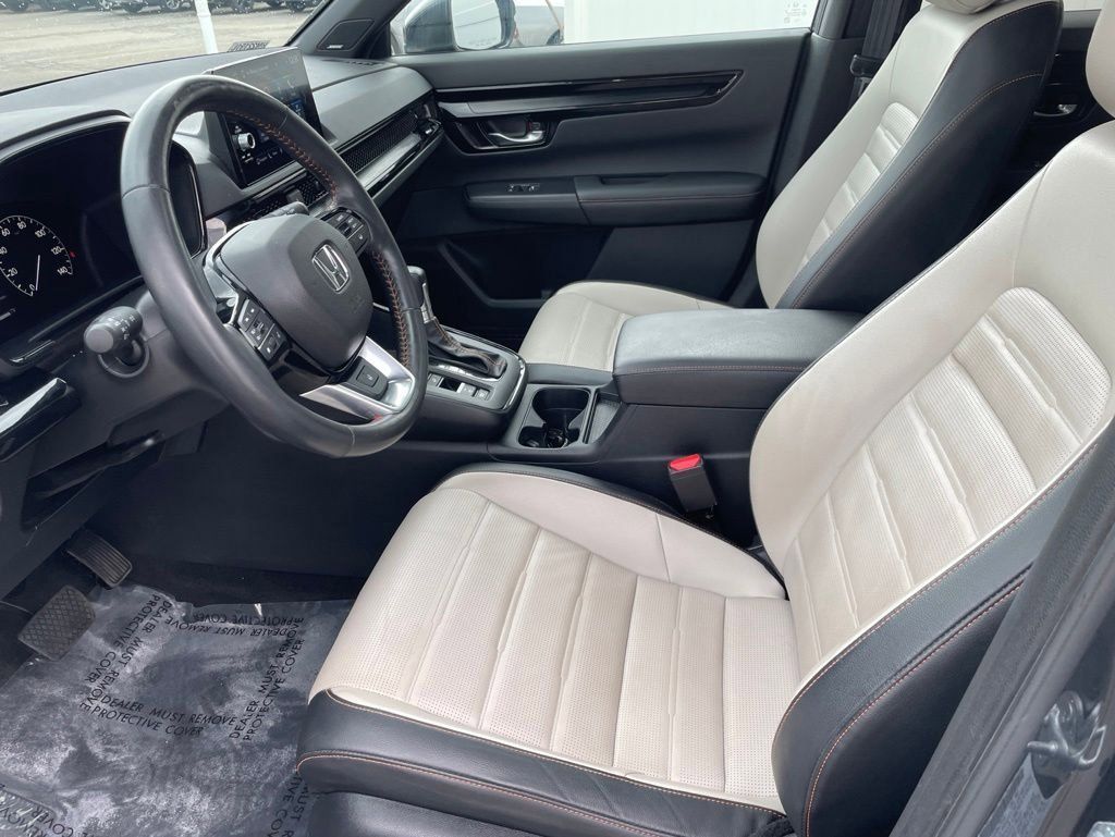 View vehicle photo 7