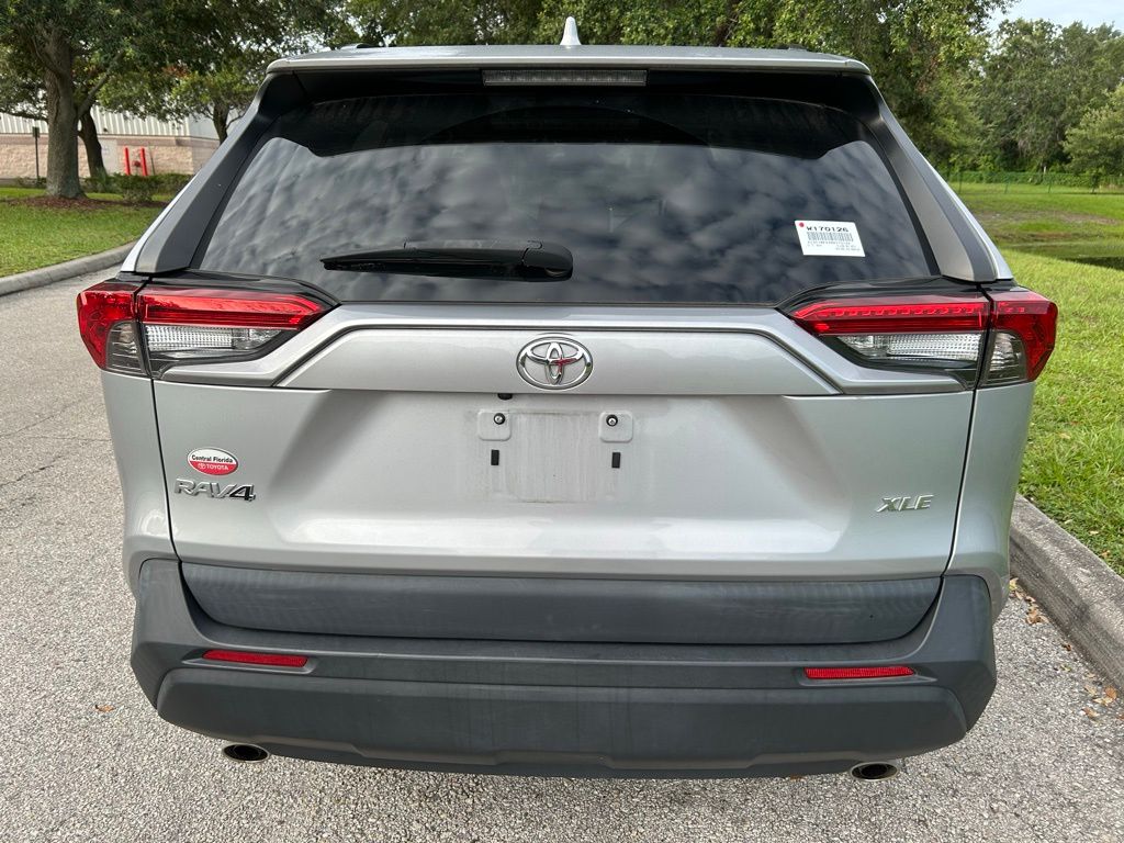 Thumbnail: 2021 Toyota RAV4 - 4