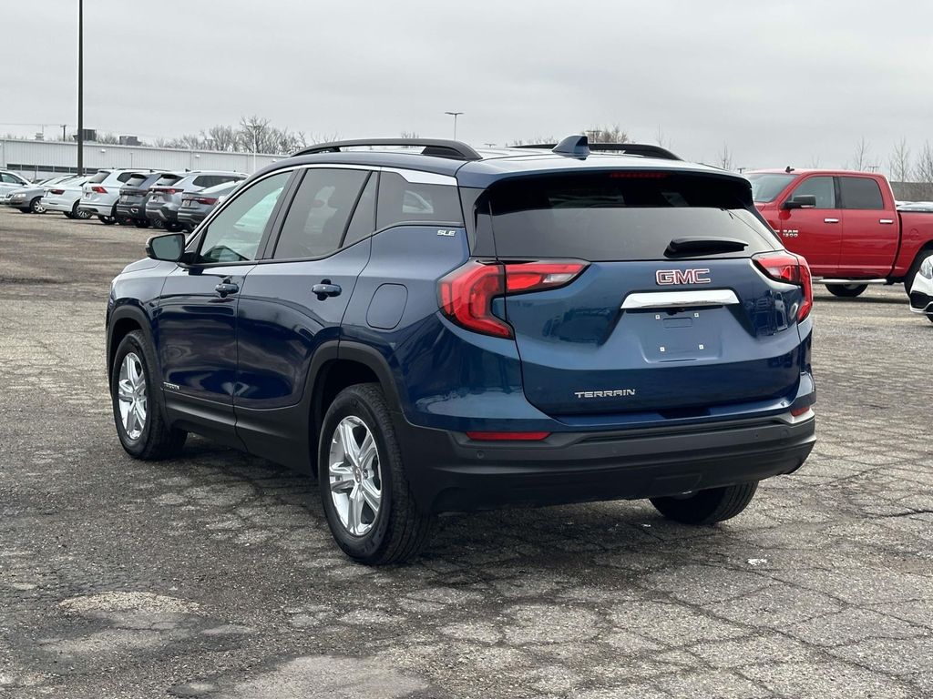 View vehicle photo 3