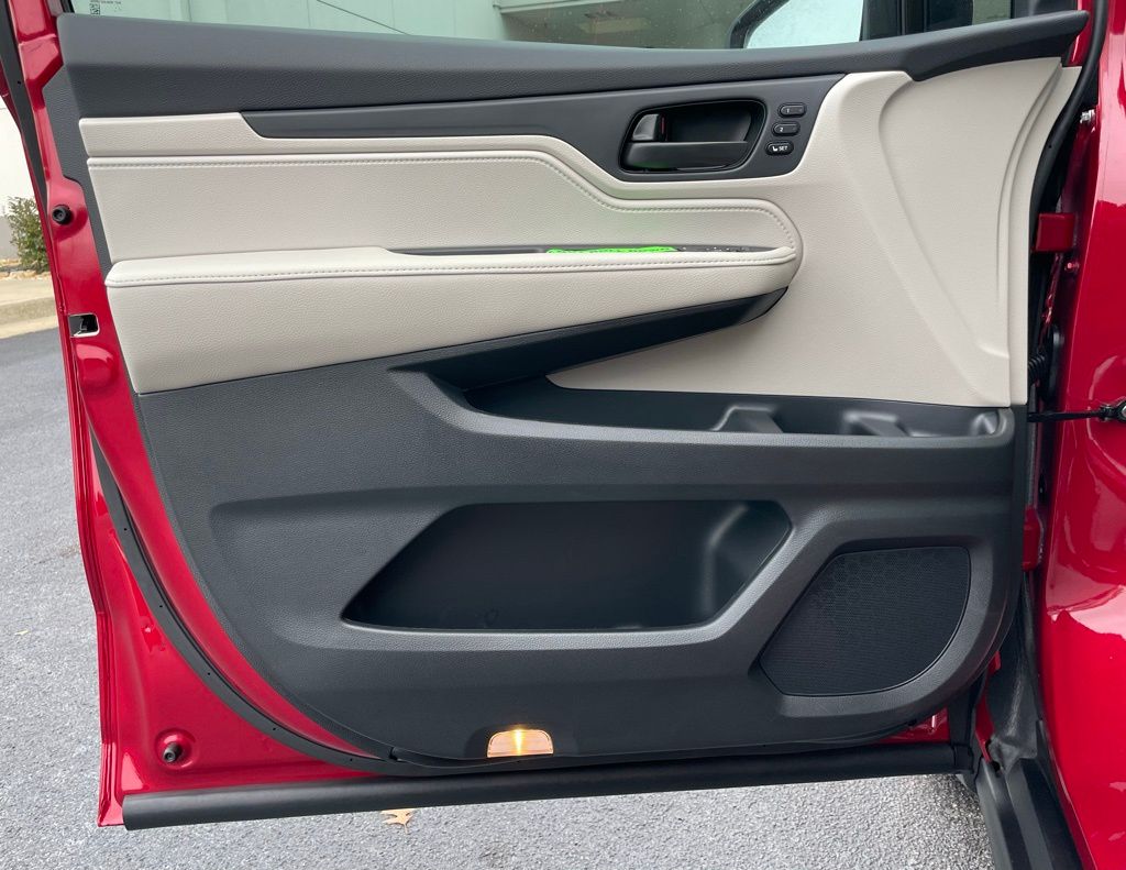 Thumbnail: 2026 Honda Odyssey - 25