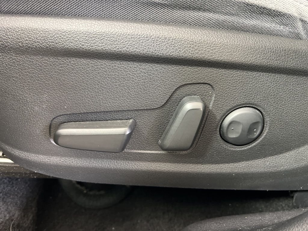 Certified Used 2022 Gray Hyundai SEL image 12