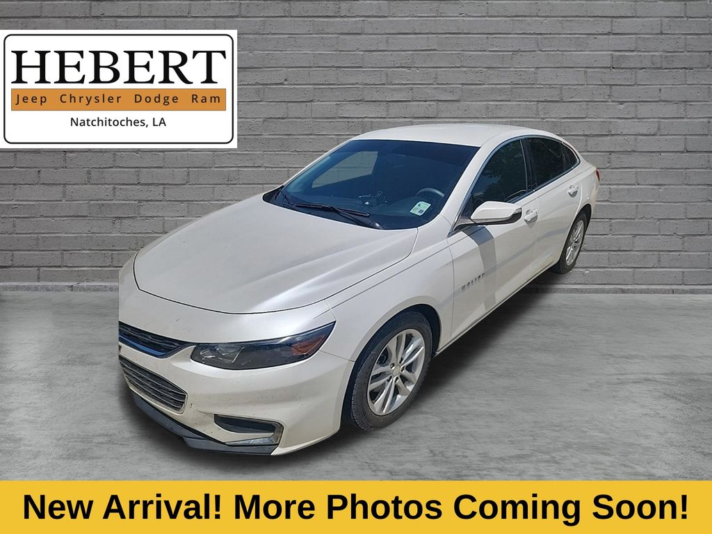 Pearl 2018 Chevrolet Malibu Sedan Front-Wheel Drive 6-Speed Automatic
