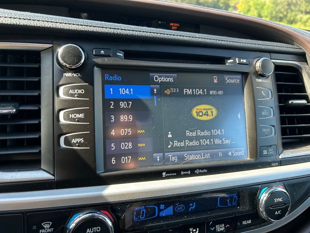 Thumbnail: 2017 Toyota Highlander - 26