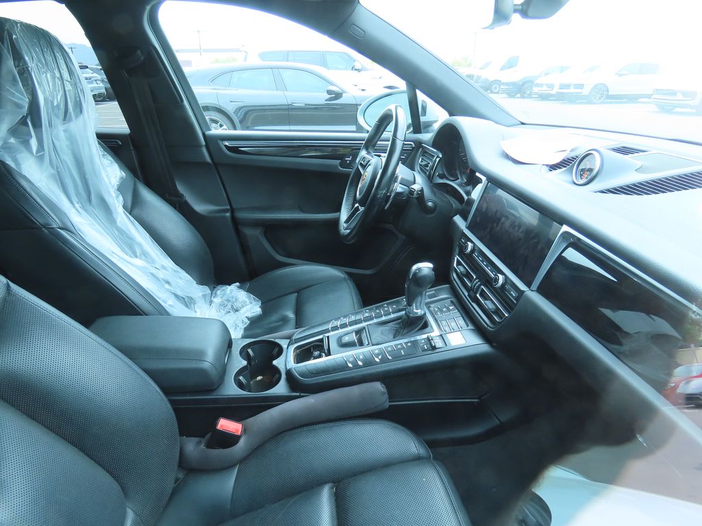 Thumbnail: 2019 Porsche Macan - 9