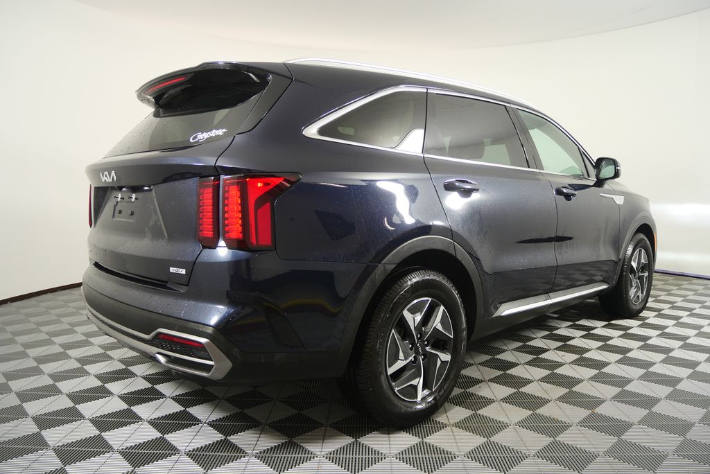 Thumbnail: 2023 Kia Sorento - 3