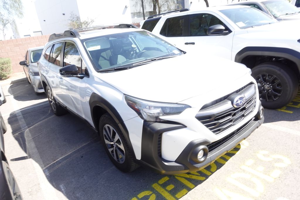 2023 Subaru Outback Premium's photo