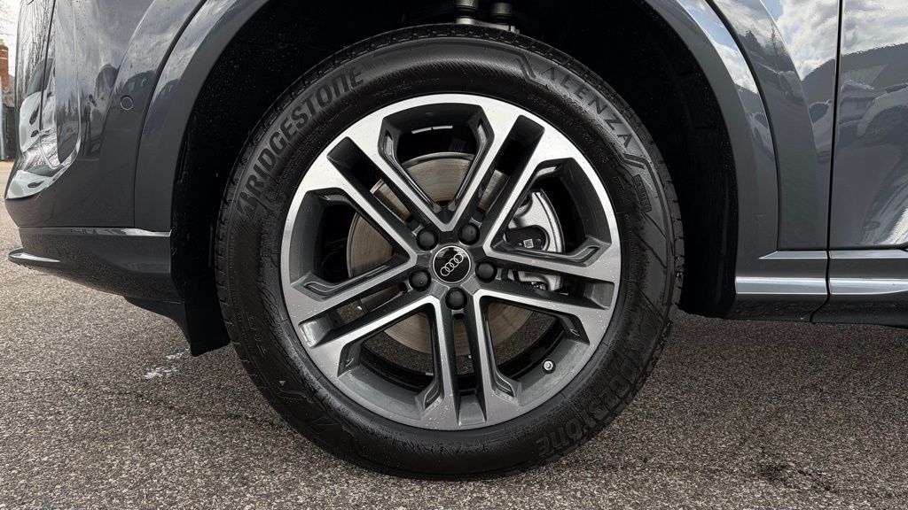 Thumbnail: 2026 Audi Q5 - 9