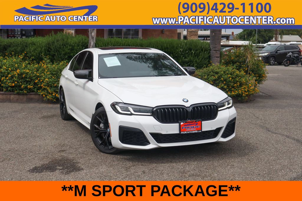Alpine White 2022 BMW 5 Series Sedan Rear-Wheel Drive 8-Speed Automatic
