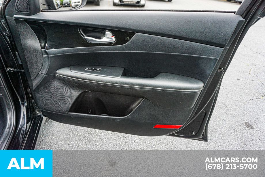 Used 2019 Black Kia EX image 52