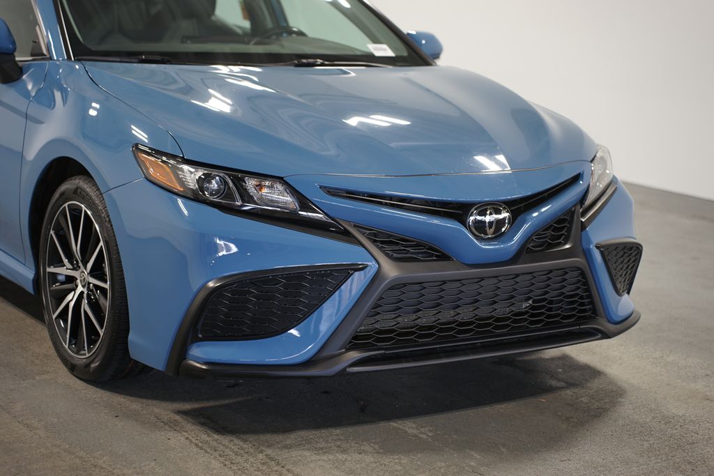 2023 Toyota Camry SE 4