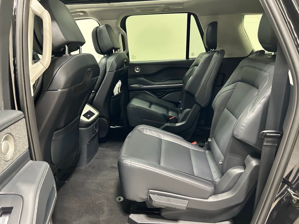 new 2026 Lincoln Navigator L car, priced at $108,402