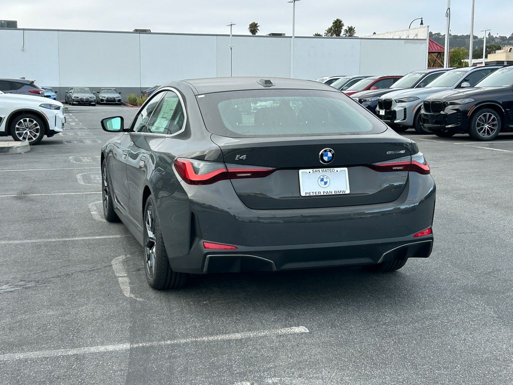 Thumbnail: 2026 BMW i4 - 3