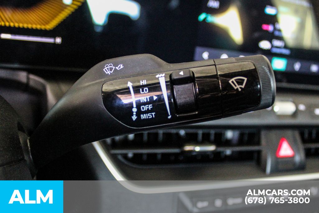 Used 2025 Blue Kia LXS image 30