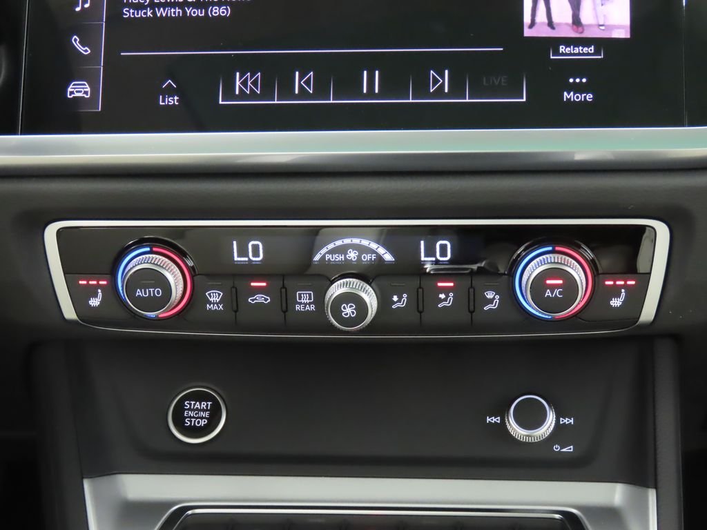 Thumbnail: 2025 Audi Q3 - 21