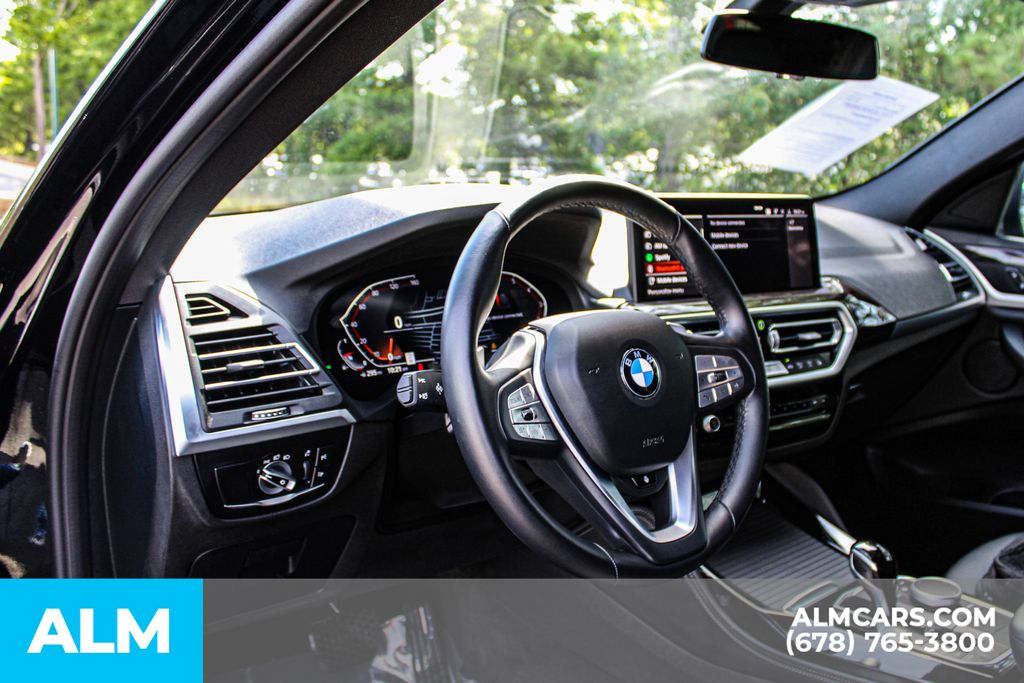 Used 2025 Black BMW xDrive30i image 32