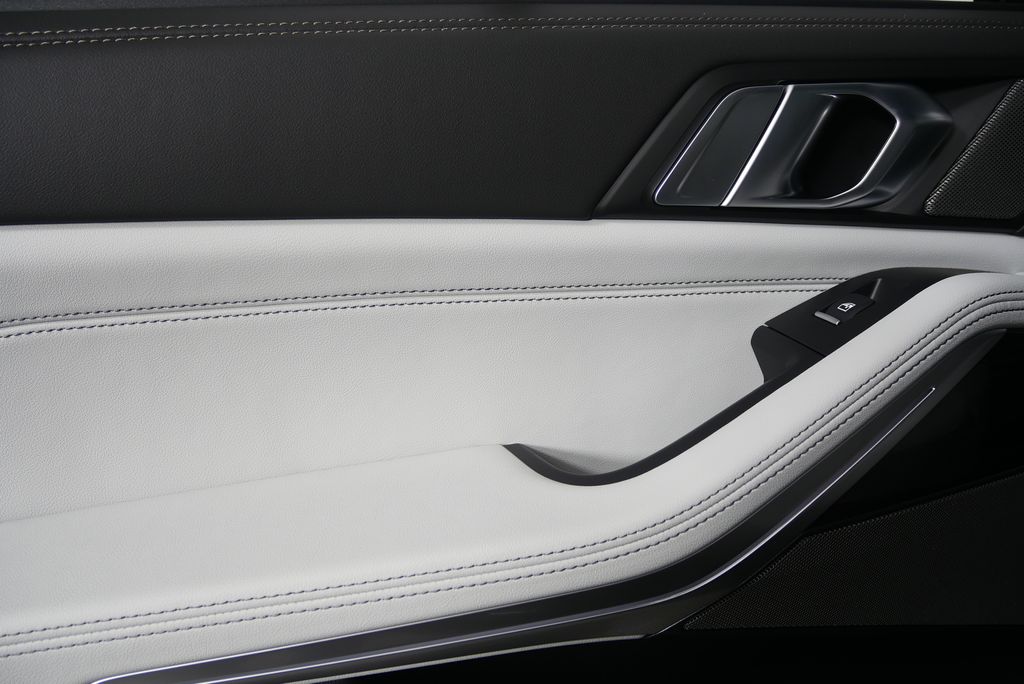 Thumbnail: 2026 BMW X5 - 14