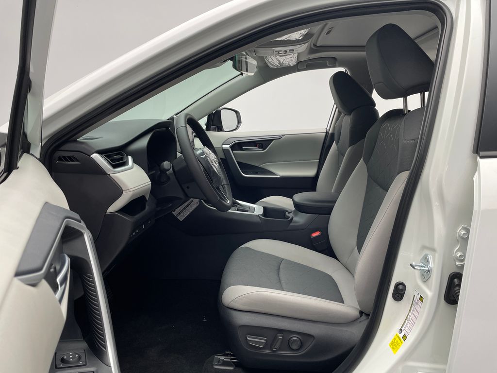 Thumbnail: 2025 Toyota RAV4 - 12