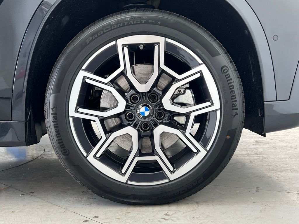 Thumbnail: 2026 BMW X1 - 6