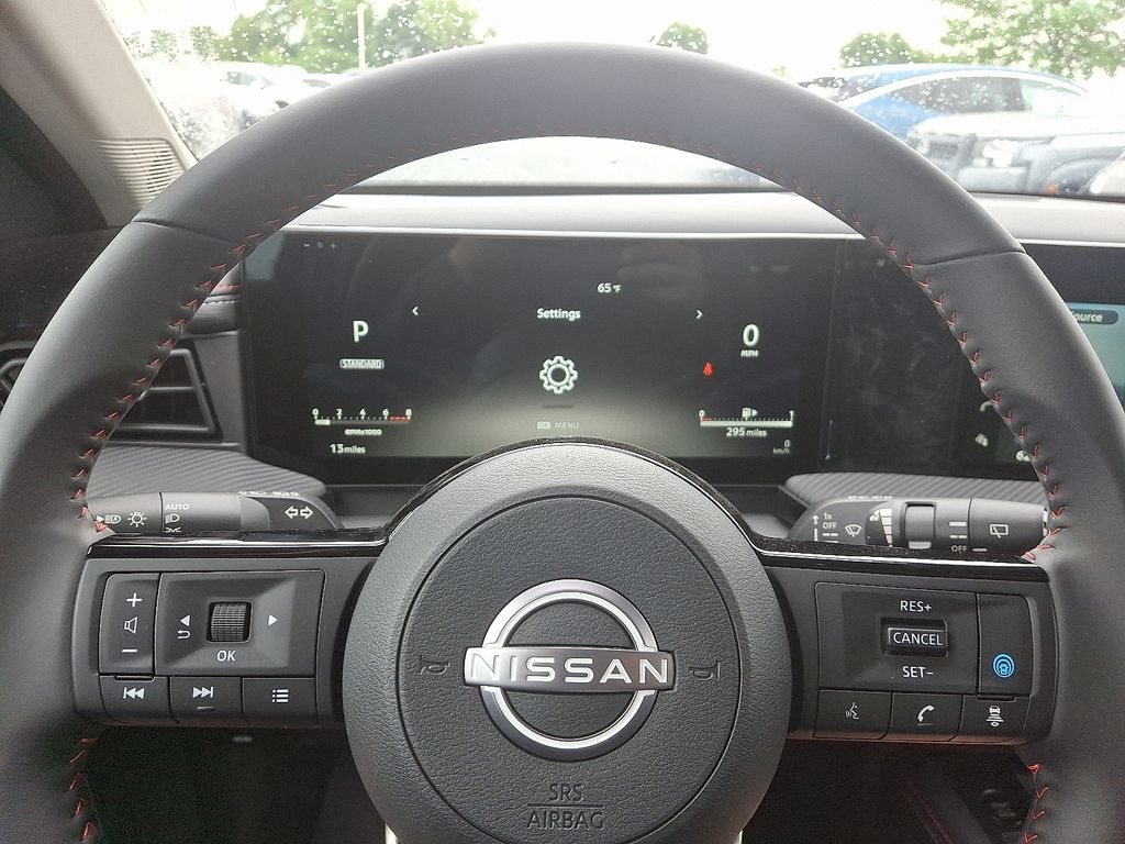 2025 Nissan Kicks SR 9