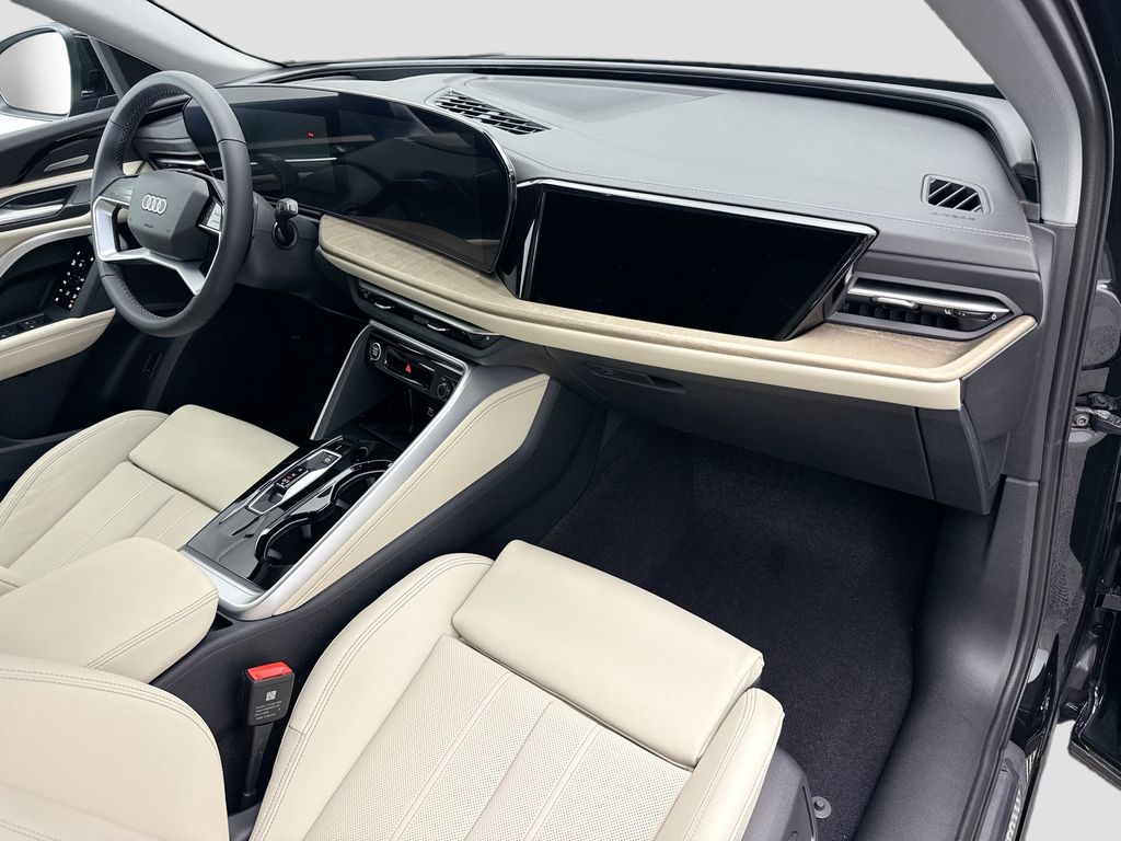 Thumbnail: 2025 Audi Q5 - 16