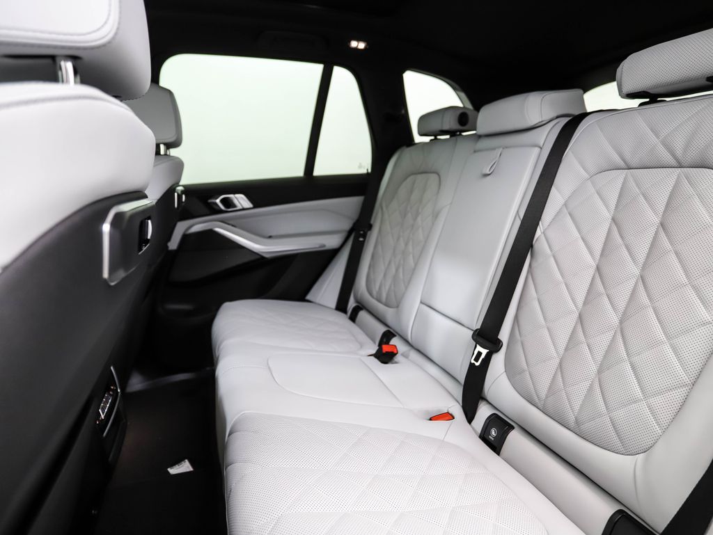 Thumbnail: 2026 BMW X5 - 22