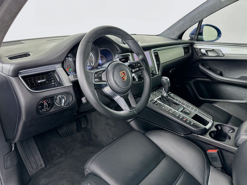 Thumbnail: 2017 Porsche Macan - 9