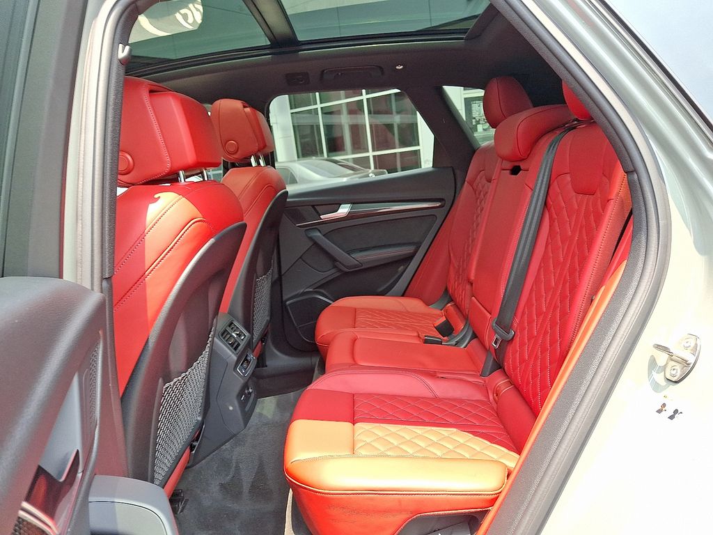 2022 Audi SQ5 Prestige 10