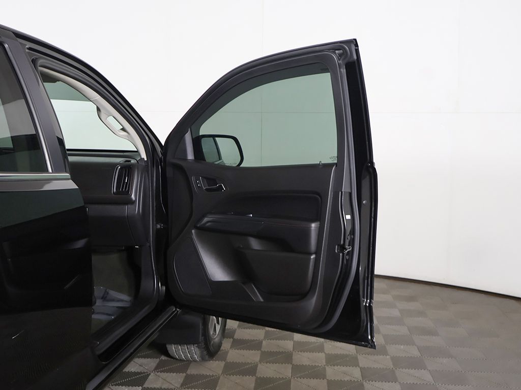 Used 2016 Black GMC SLE1 image 16