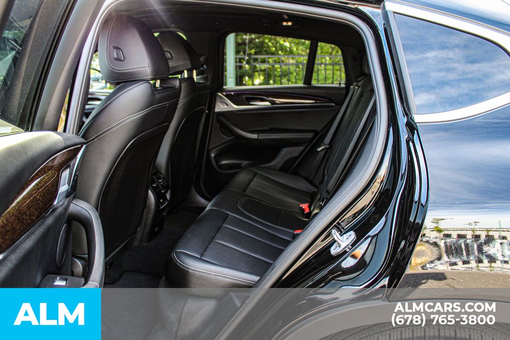 Used 2025 Black BMW xDrive30i image 18