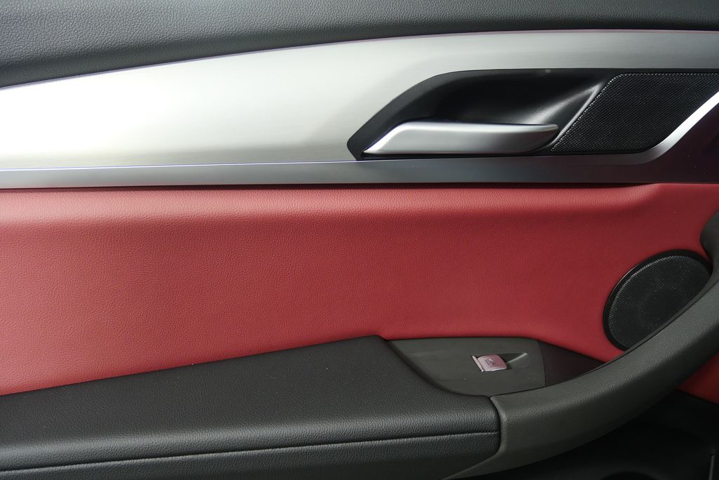 2025 BMW X4 xDrive30i 13