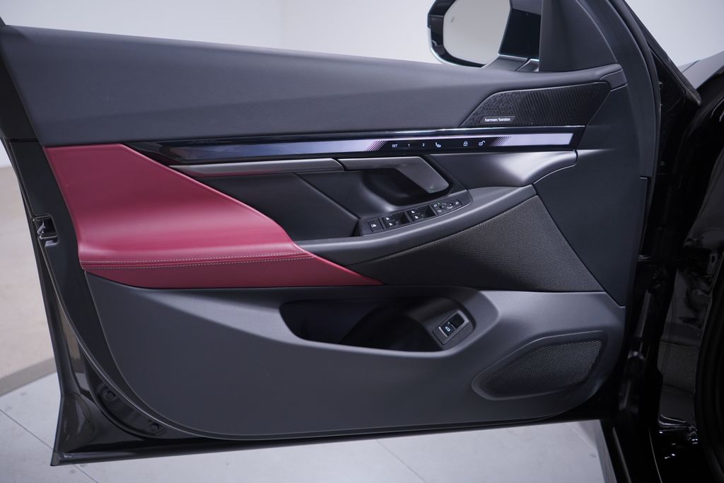 Thumbnail: 2025 BMW i5 - 16