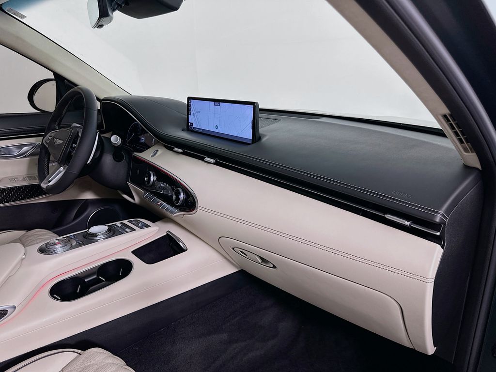 Thumbnail: 2022 Genesis GV70 - 30