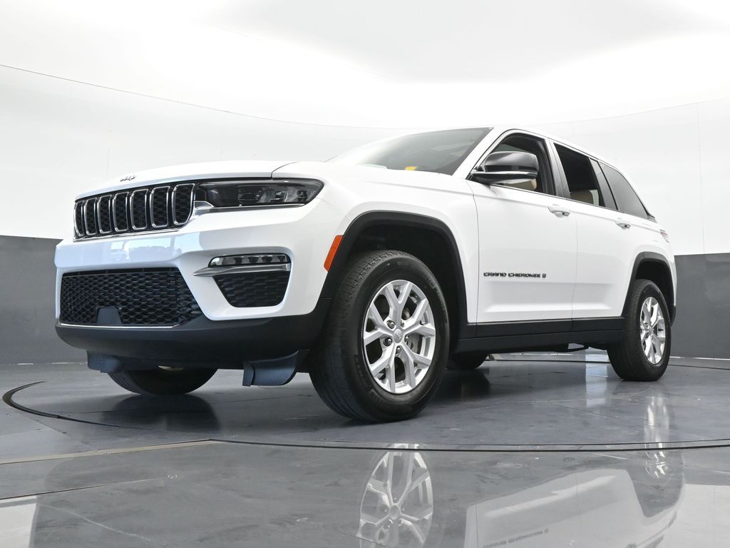 Used 2023 Bright White Clearcoat Jeep Limited image 59