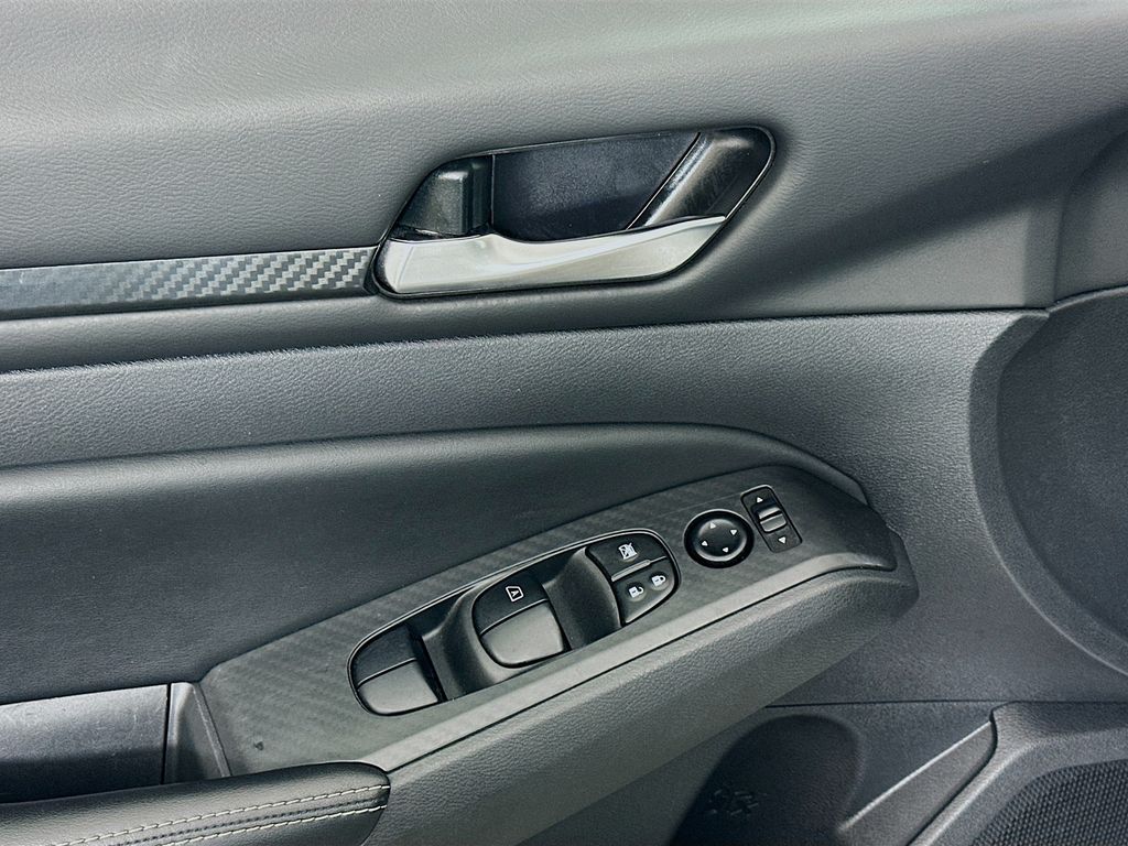 2024 Nissan Altima SV 17