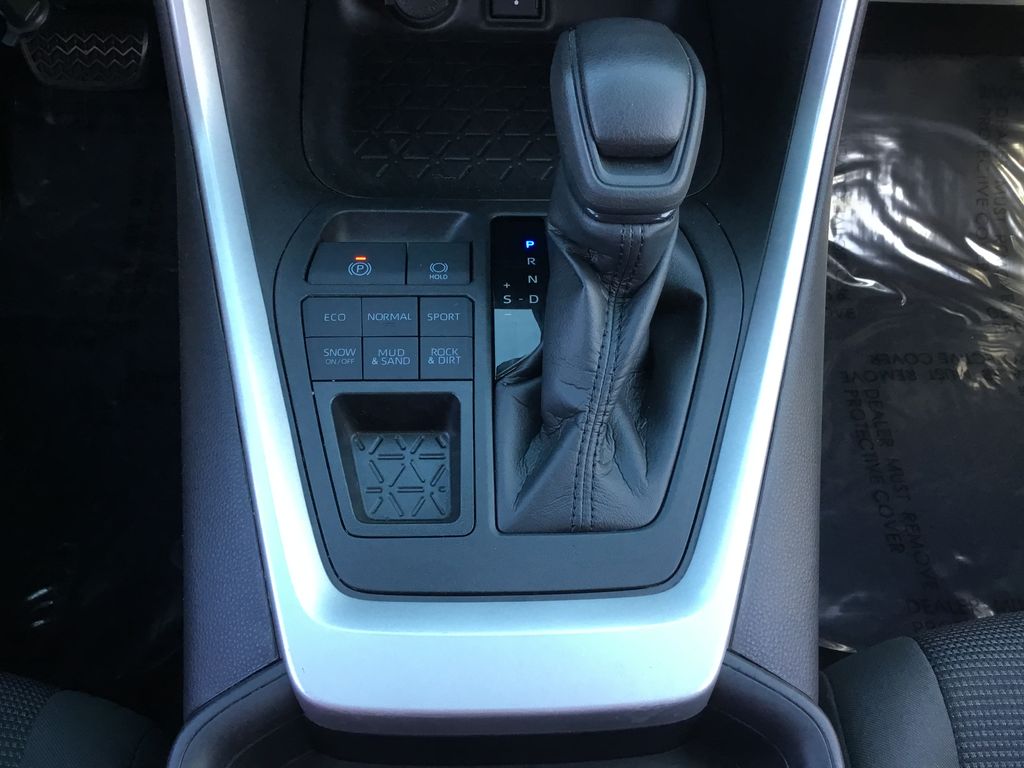 2021 Toyota RAV4 LE 20